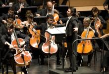 Daniel Müller-Schott y Mikhail Agrest junto a la Orquesta de Euskadi