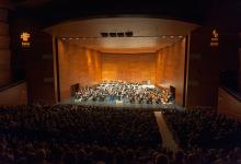 Jennifer Koh y Juraj Valcuha con la Orquesta de Euskadi